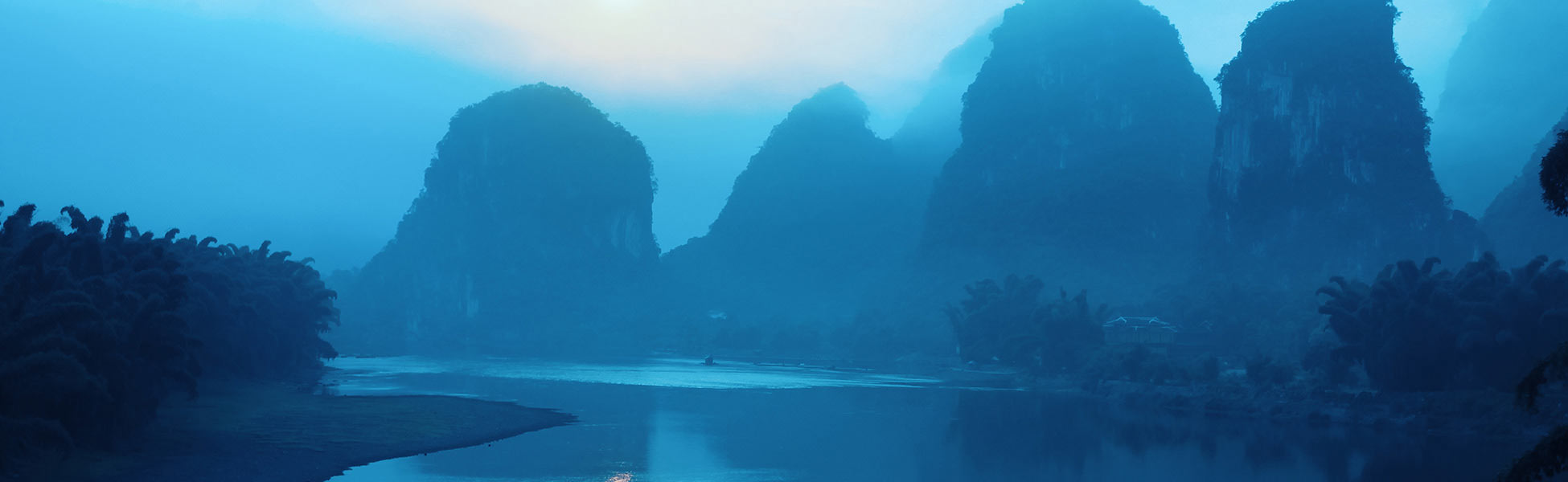 Dusky Tree Capped Mountains page-top